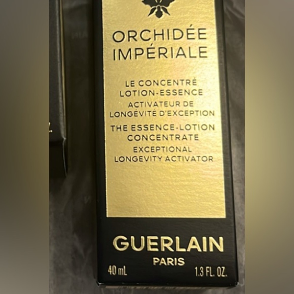 Guerlain Paris Beauty Bundle and Pouch - Picture 12 of 12